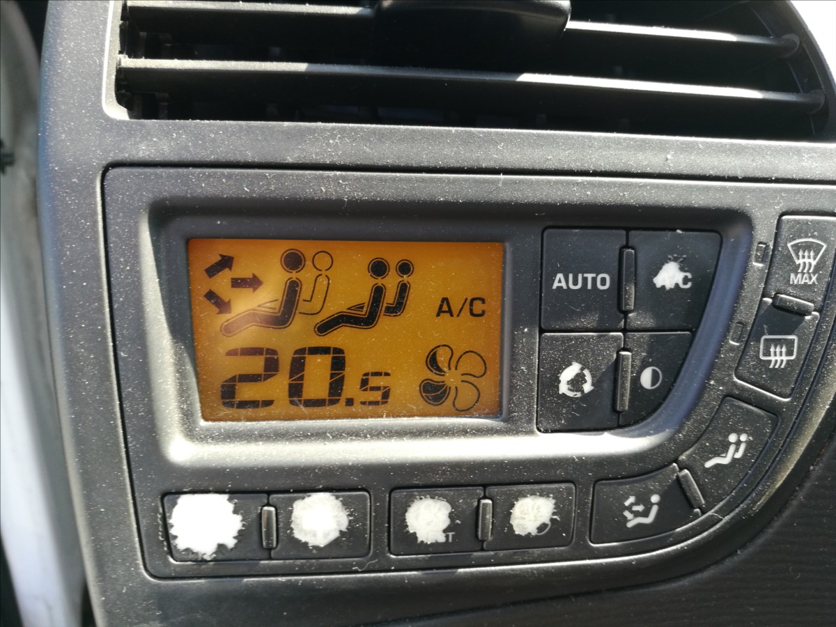 citroen-c4-picasso-1-6-hdi - 8