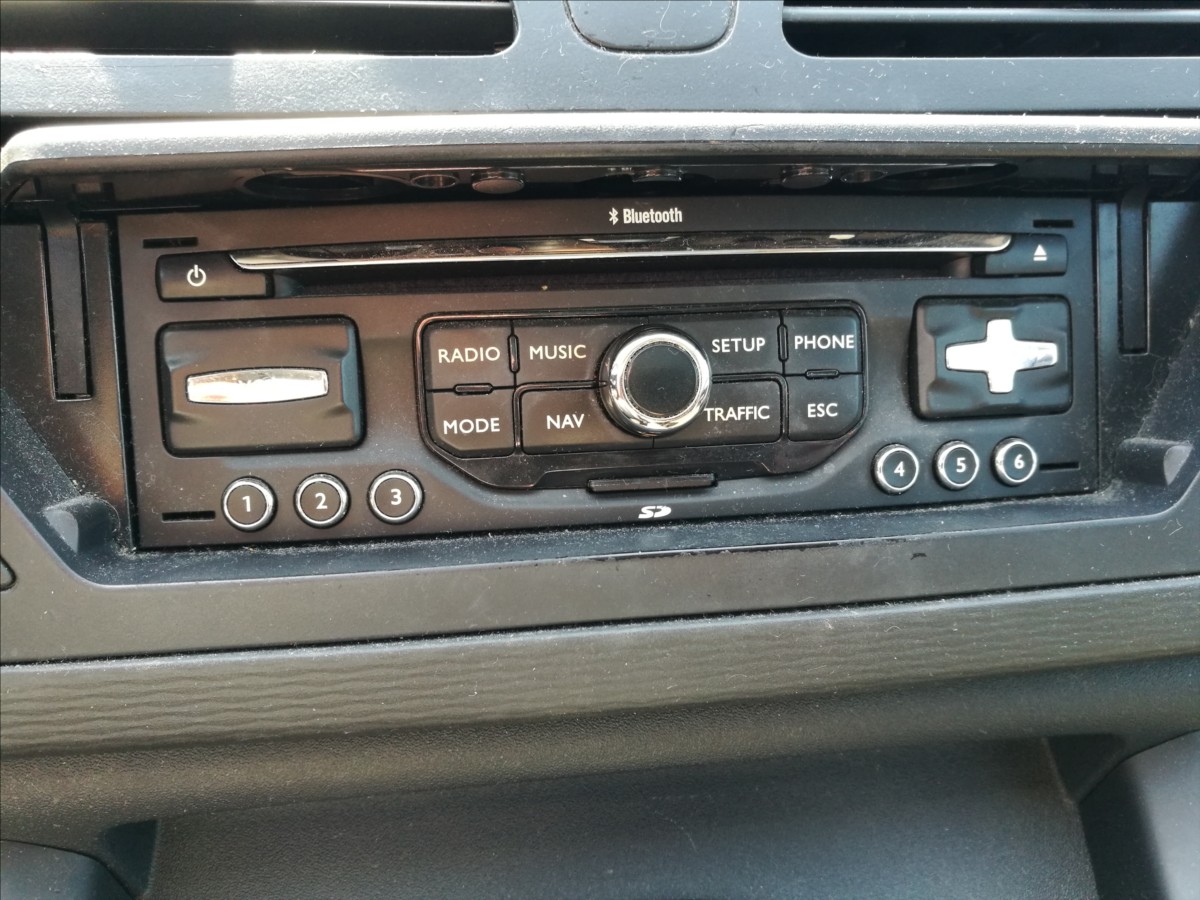 citroen-c4-picasso-1-6-hdi - 9