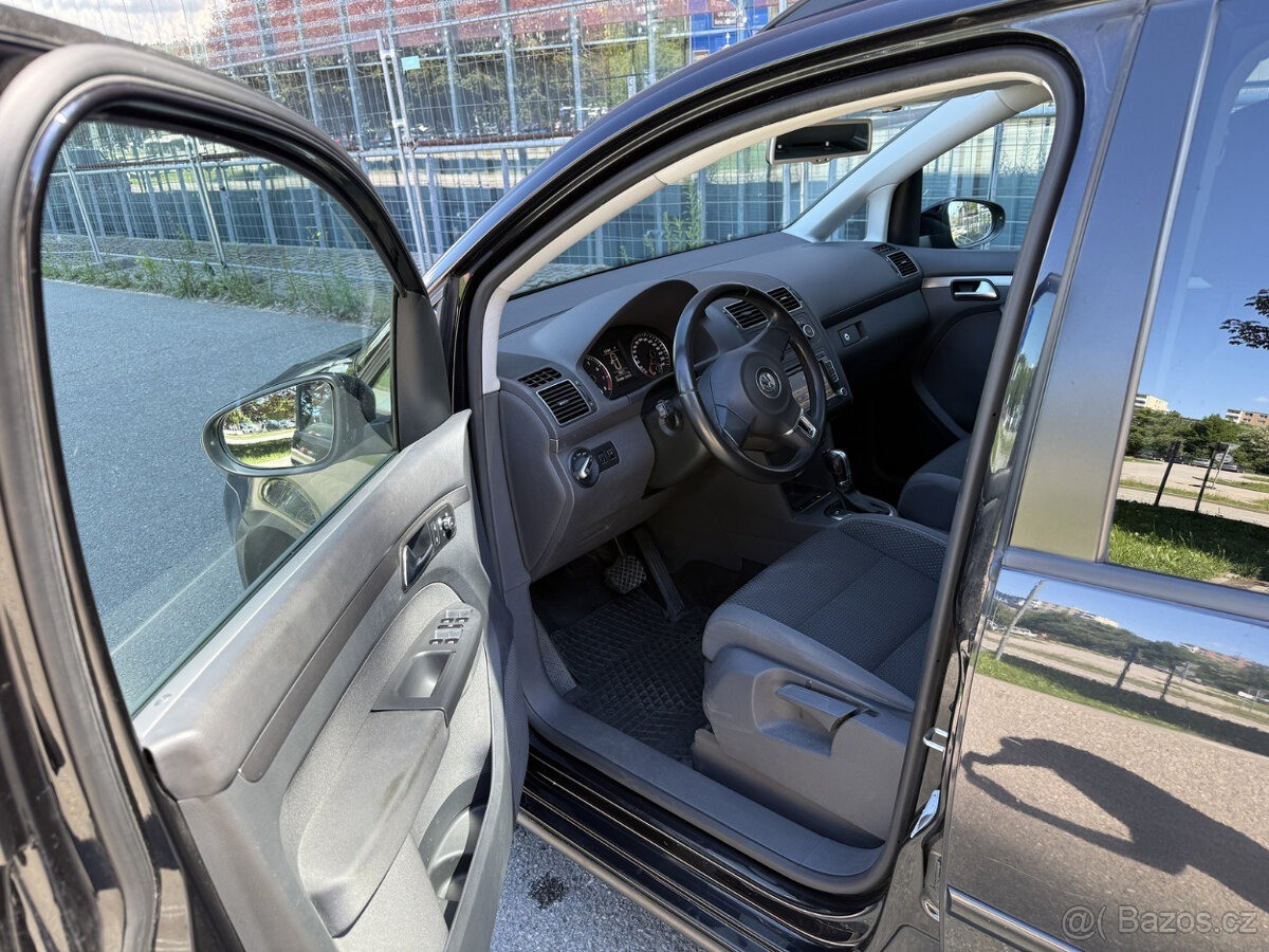 volkswagen-touran-1-4-110-kw-cng-panorama-stk - 4