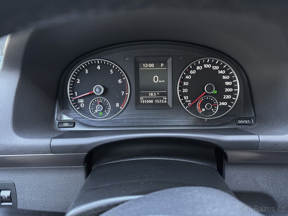 volkswagen-touran-1-4-110-kw-cng-panorama-stk - 8