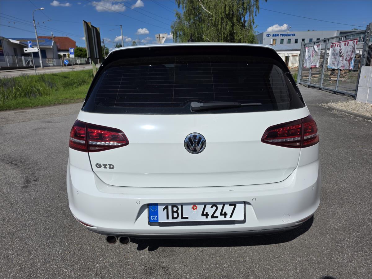 volkswagen-golf-2-0-2-0gtd-135kw-dsg-bohata-vybava-2-0gtd-135kw-dsg-bohata-vybava - 4
