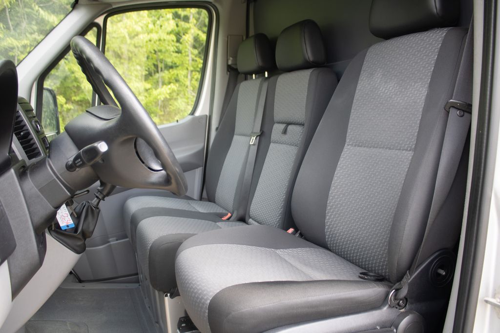 volkswagen-crafter - 8