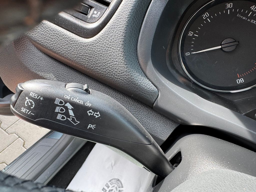 skoda-fabia-kombi-1-2-tsi-dsg-scout - 8