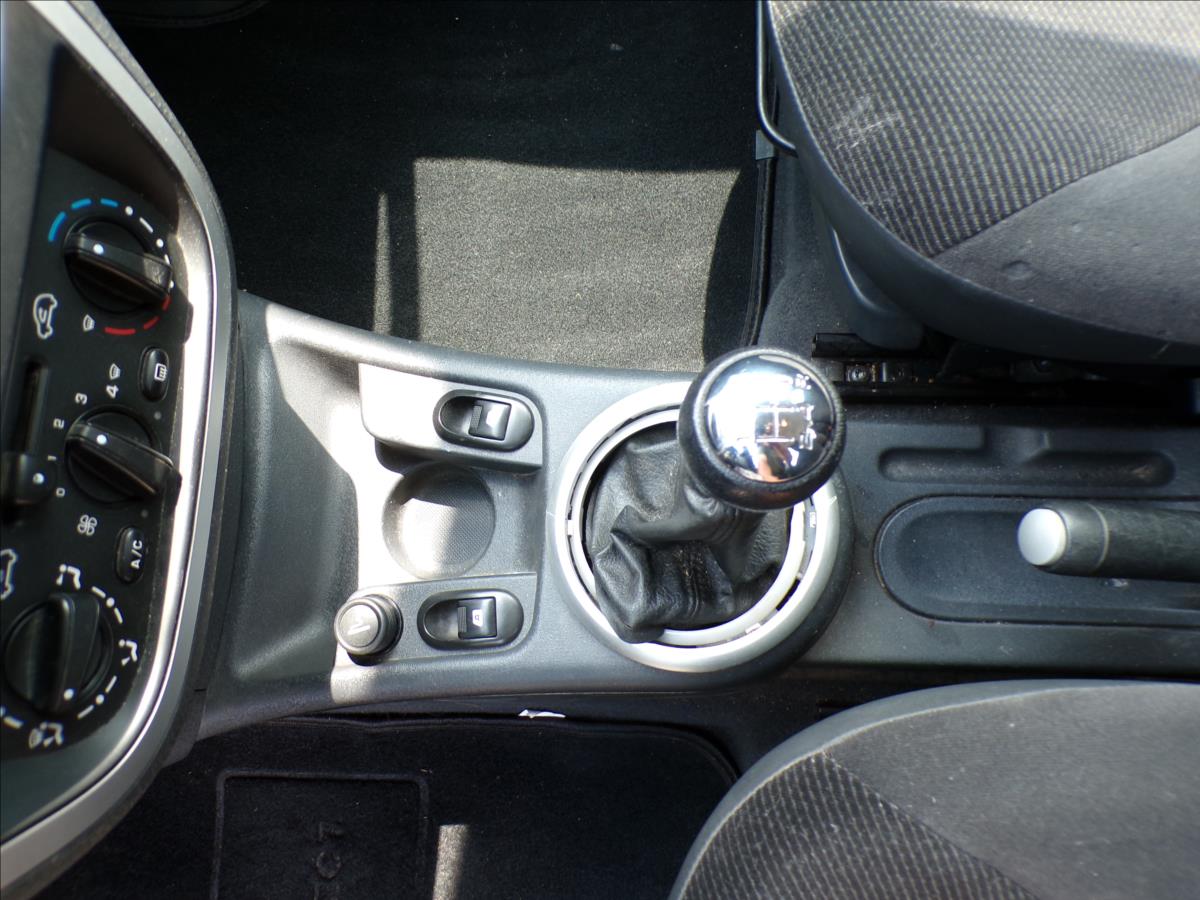 citroen-c3-1-4-i-letni-a-zimni-kola - 9