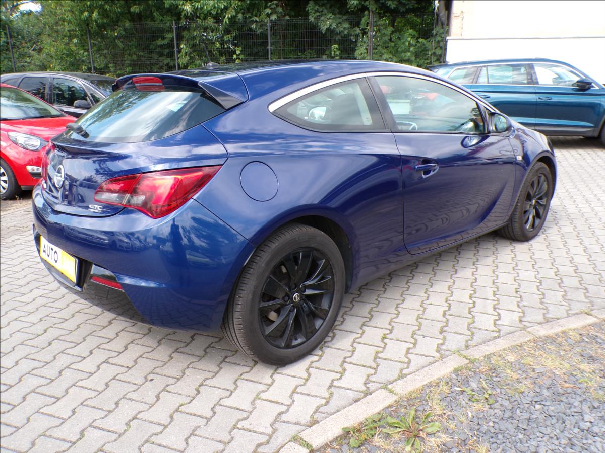 opel-astra-2-0-gtc - 3
