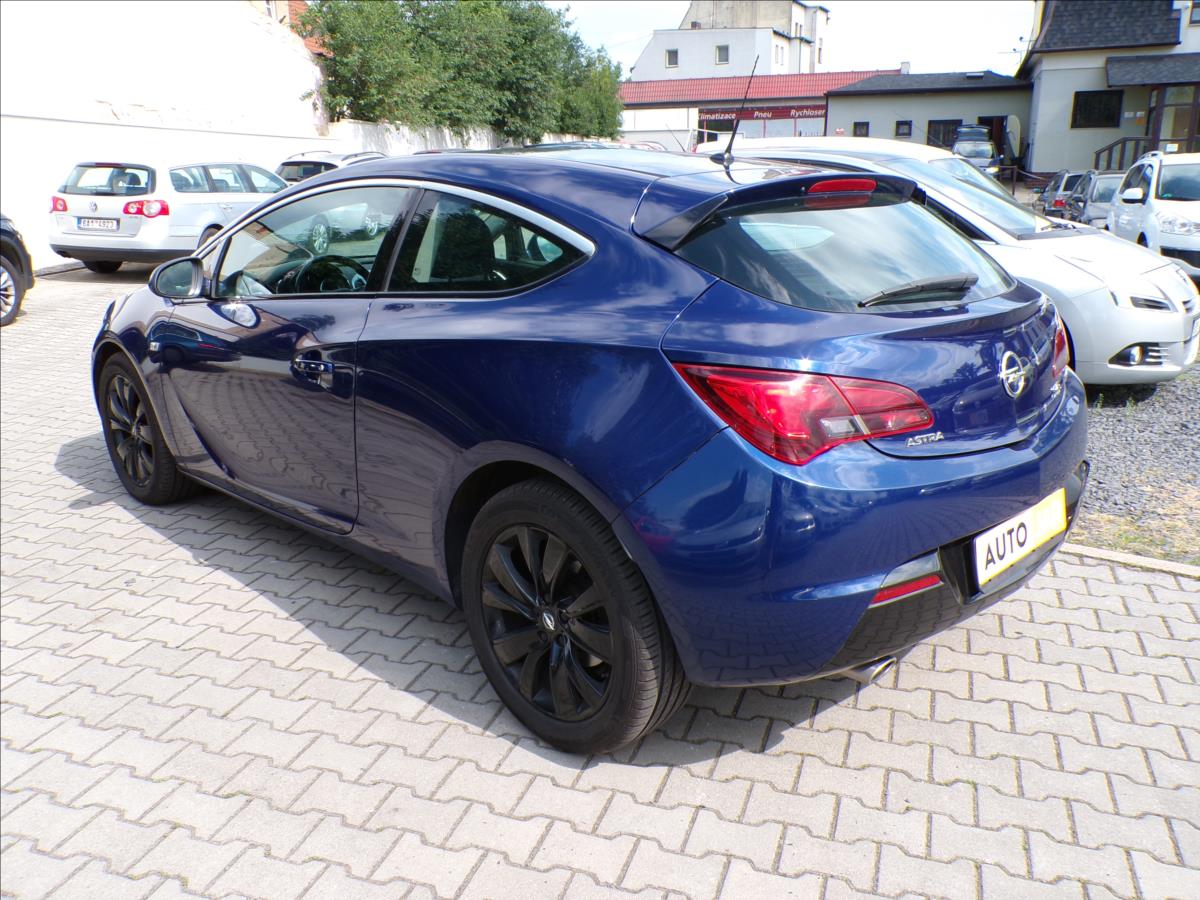 opel-astra-2-0-gtc - 5