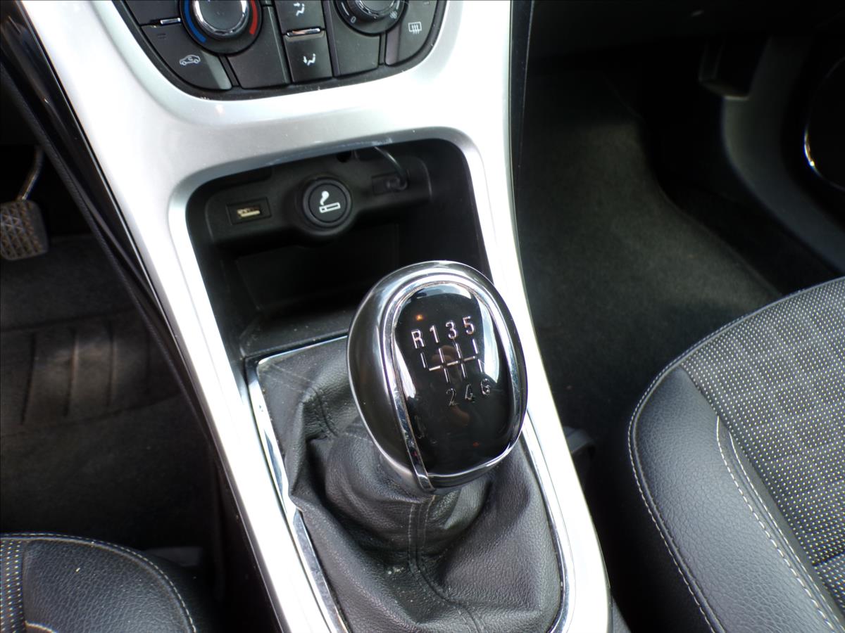 opel-astra-2-0-gtc - 9