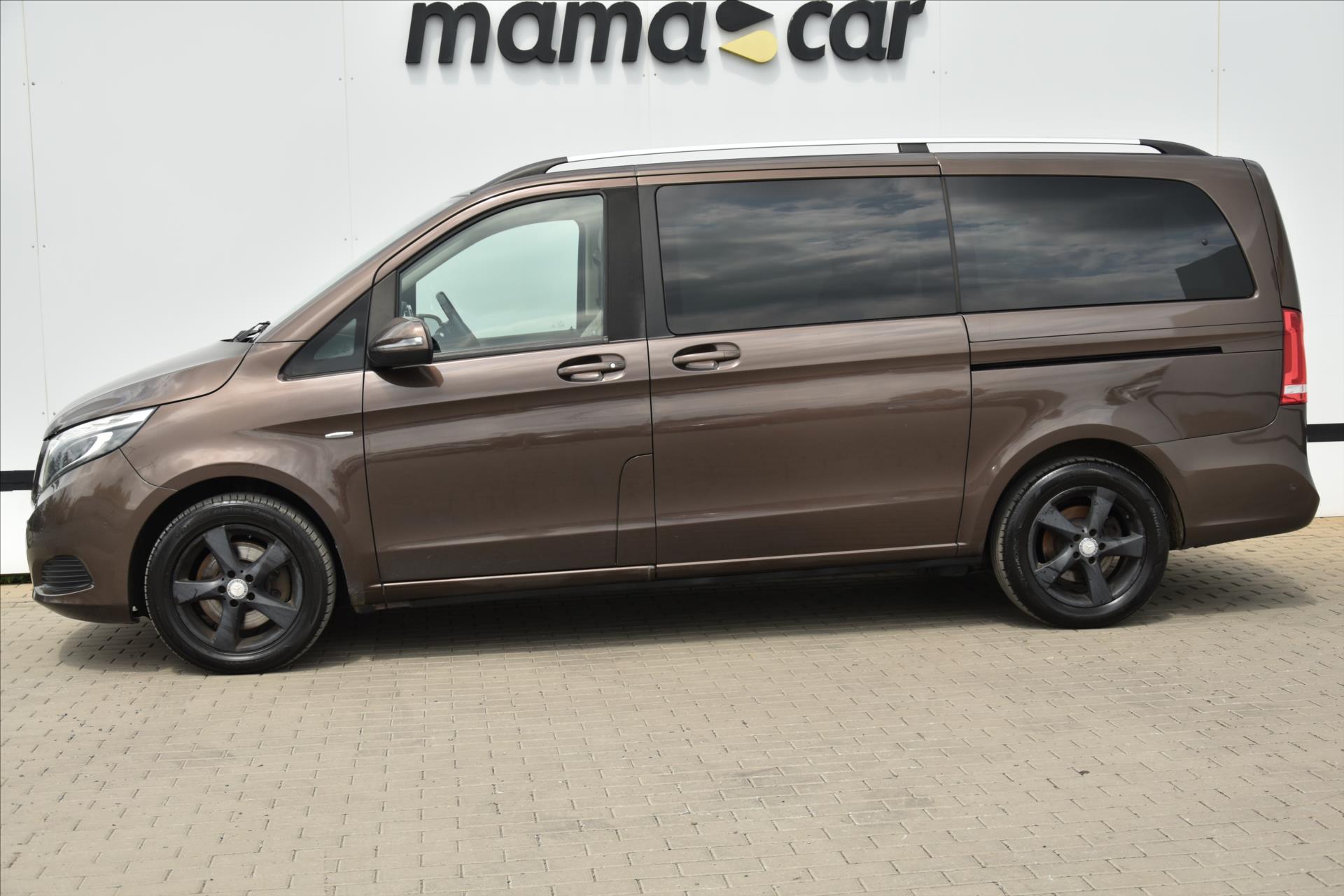 mercedes-benz-tridy-v-250d-4matic-l-avantgarde-cr - 3
