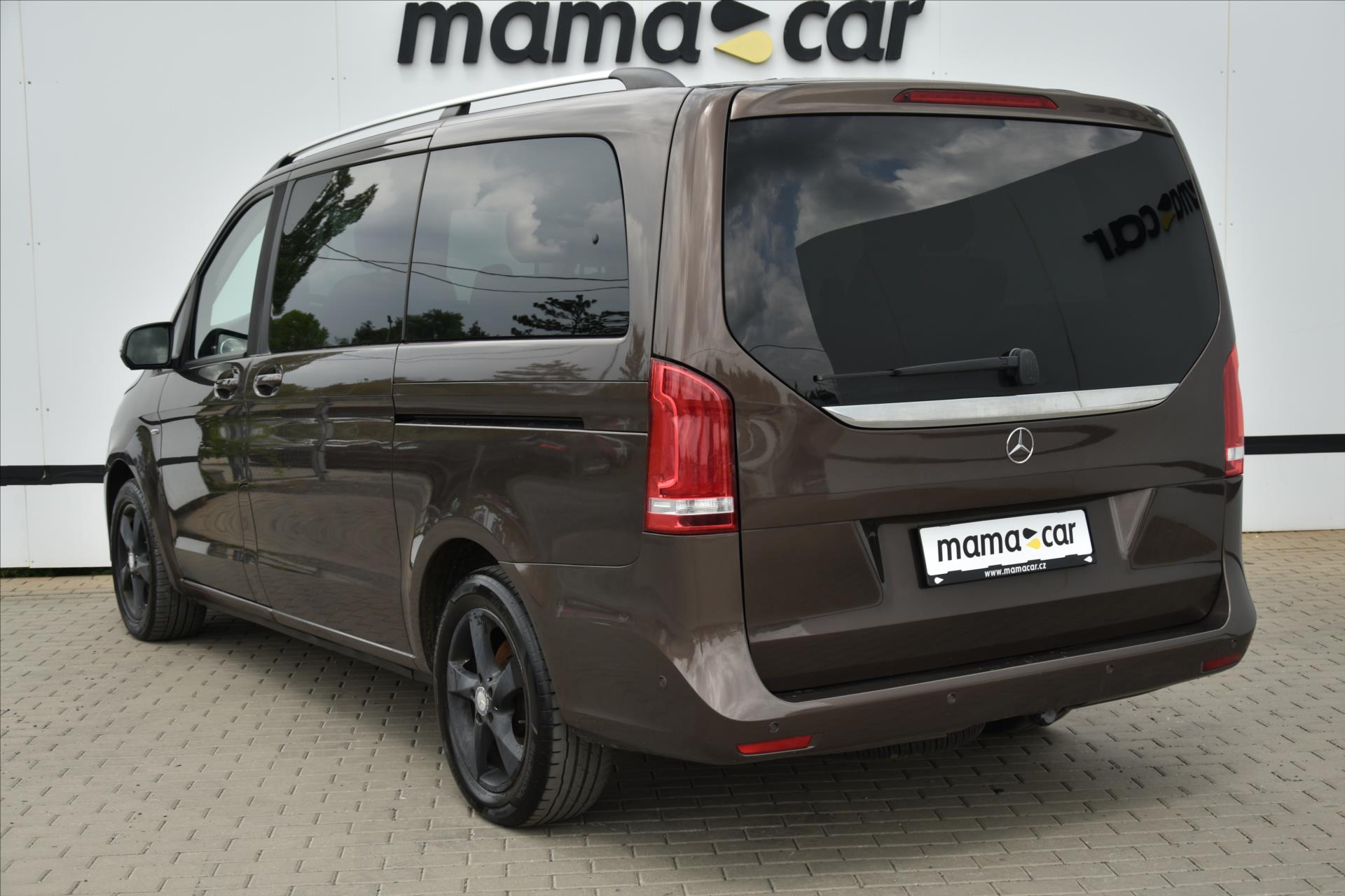mercedes-benz-tridy-v-250d-4matic-l-avantgarde-cr - 4