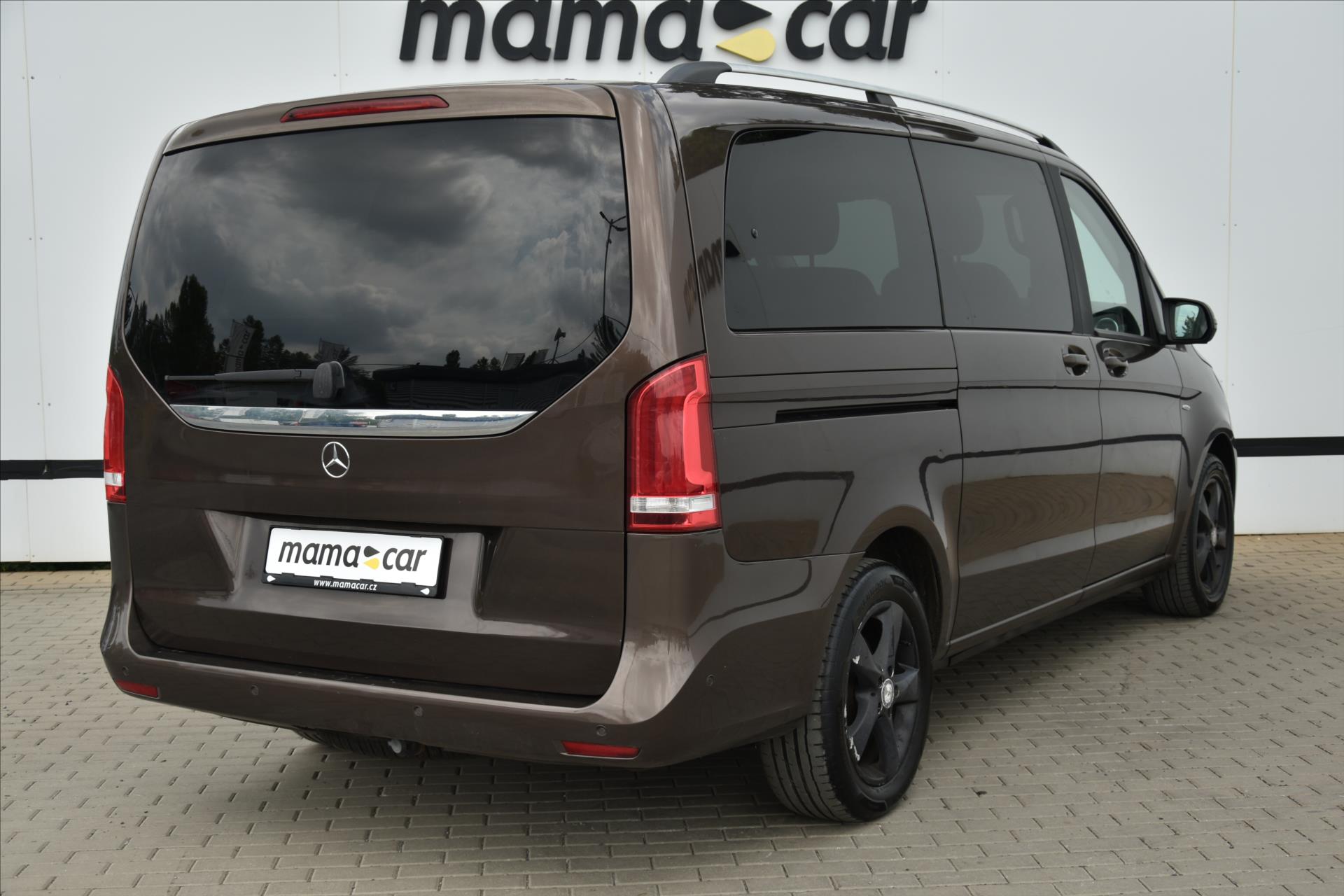mercedes-benz-tridy-v-250d-4matic-l-avantgarde-cr - 6