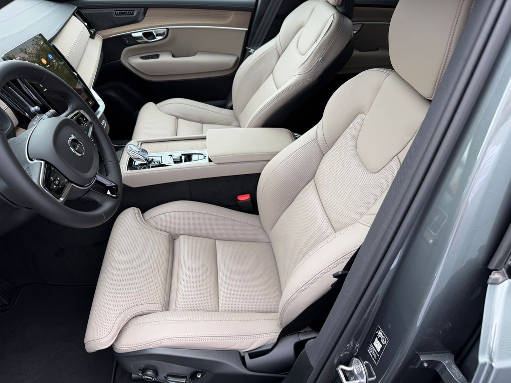 volvo-xc90-plus-dark-t8-vzduch-ventilace-skladem - 9
