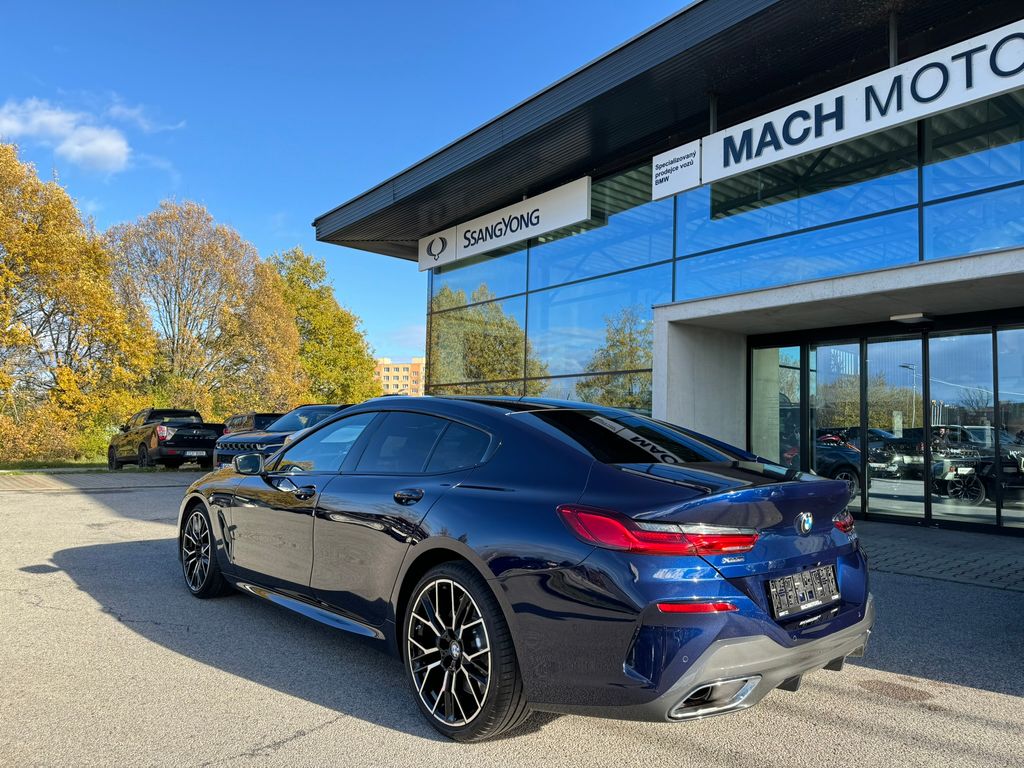 bmw-840d-xdrive-gran-coupe-b-w-top - 5
