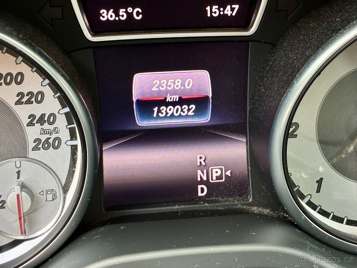 mercedes-benz-gla-200d-4matic-amg-paket - 2