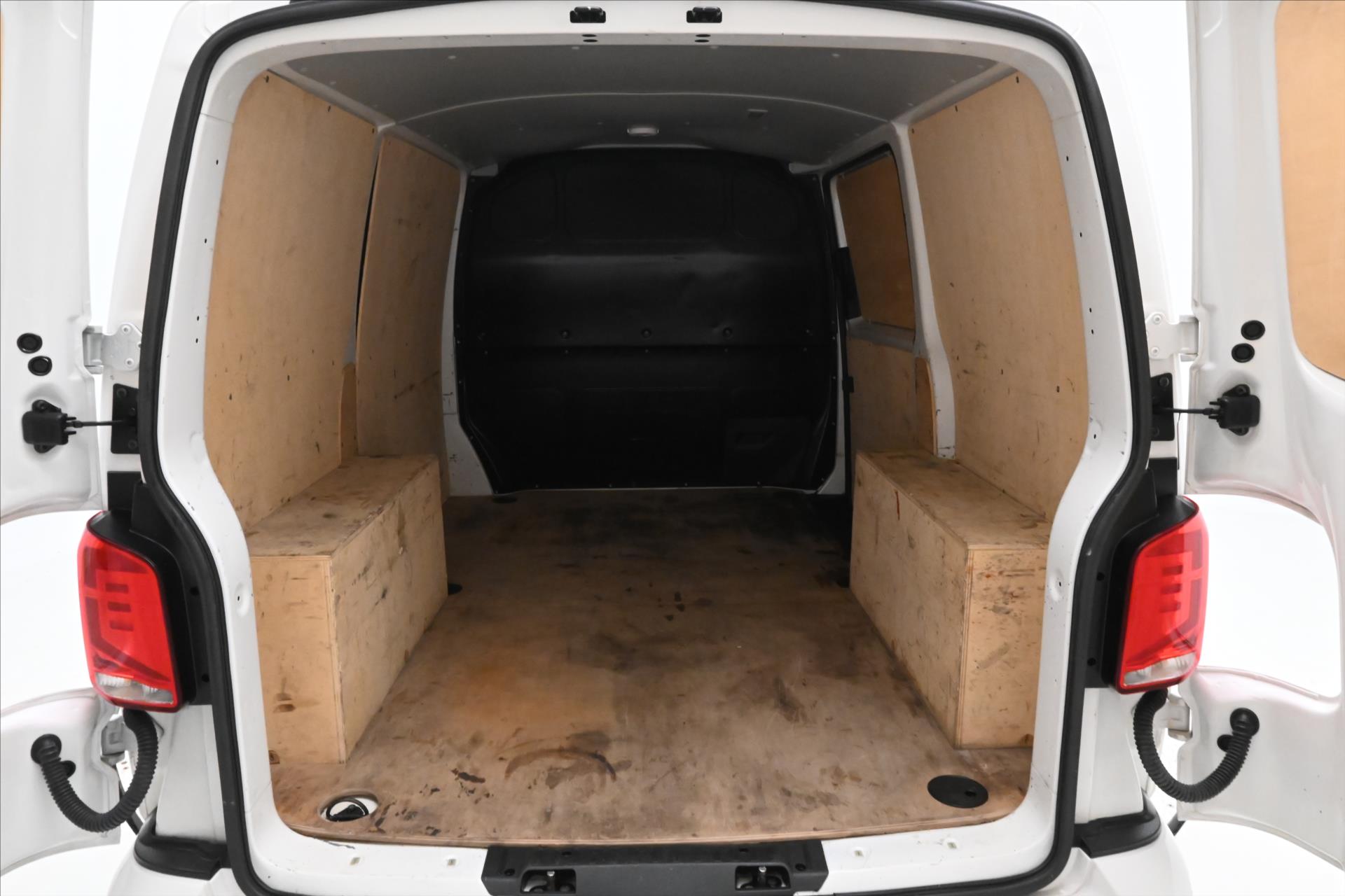 volkswagen-transporter-2-0-tdi-110-kw-ac-manual-navi-zaruka-az-5-let - 9