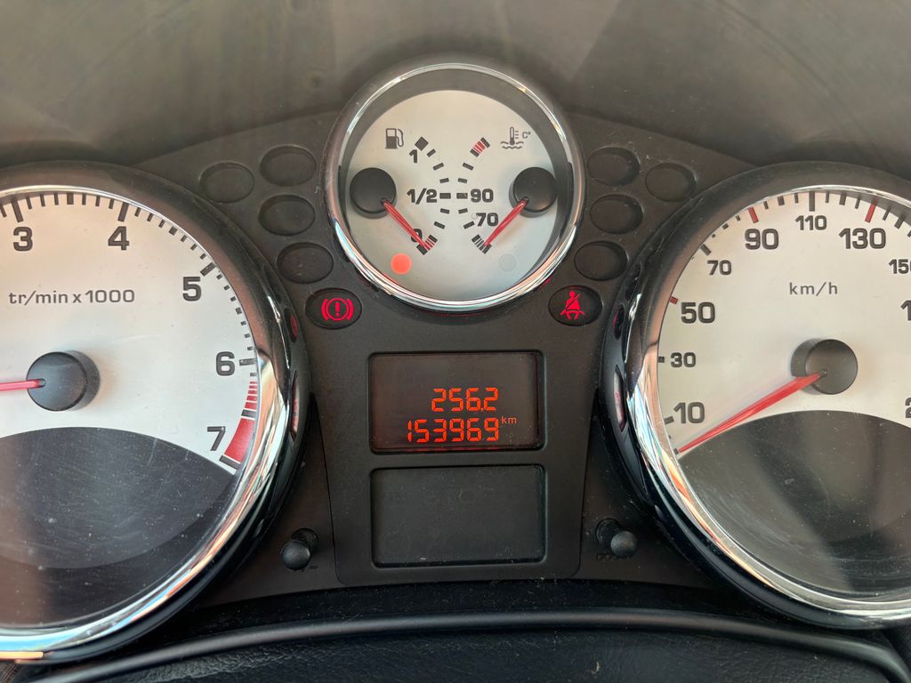 peugeot-207-1-4vti-70kw-klima-vyhrevy - 8