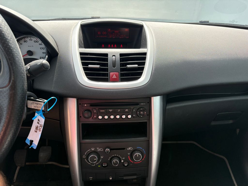 peugeot-207-1-4vti-70kw-klima-vyhrevy - 9