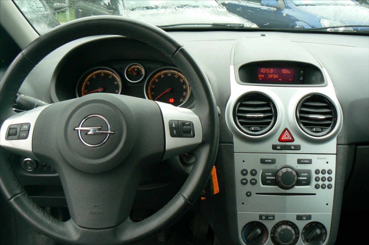 opel-corsa-1-2-satellite-3-dver - 9