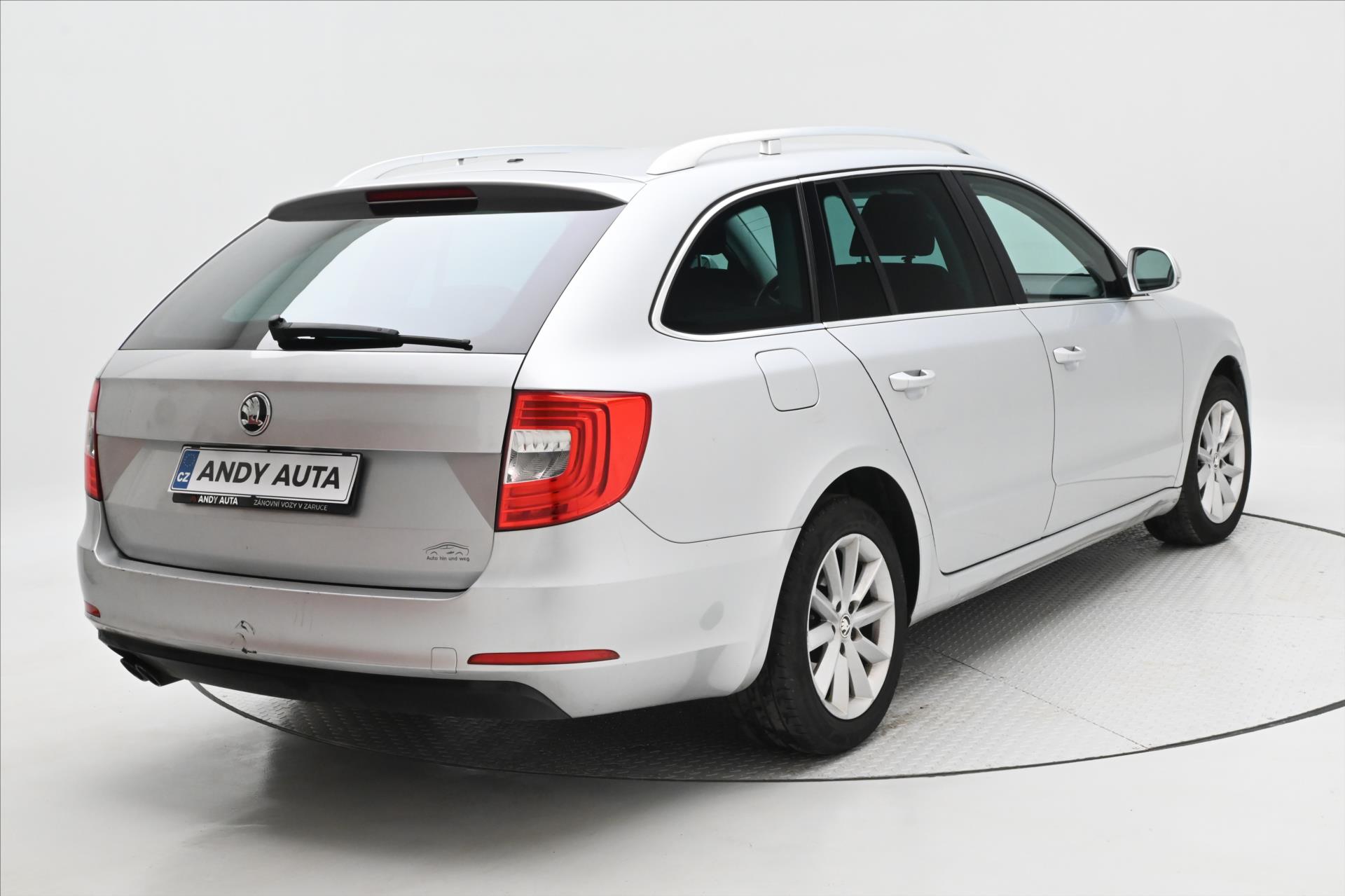 skoda-superb-2-0-tdi-103-kw-ambition-servisni-historie - 4