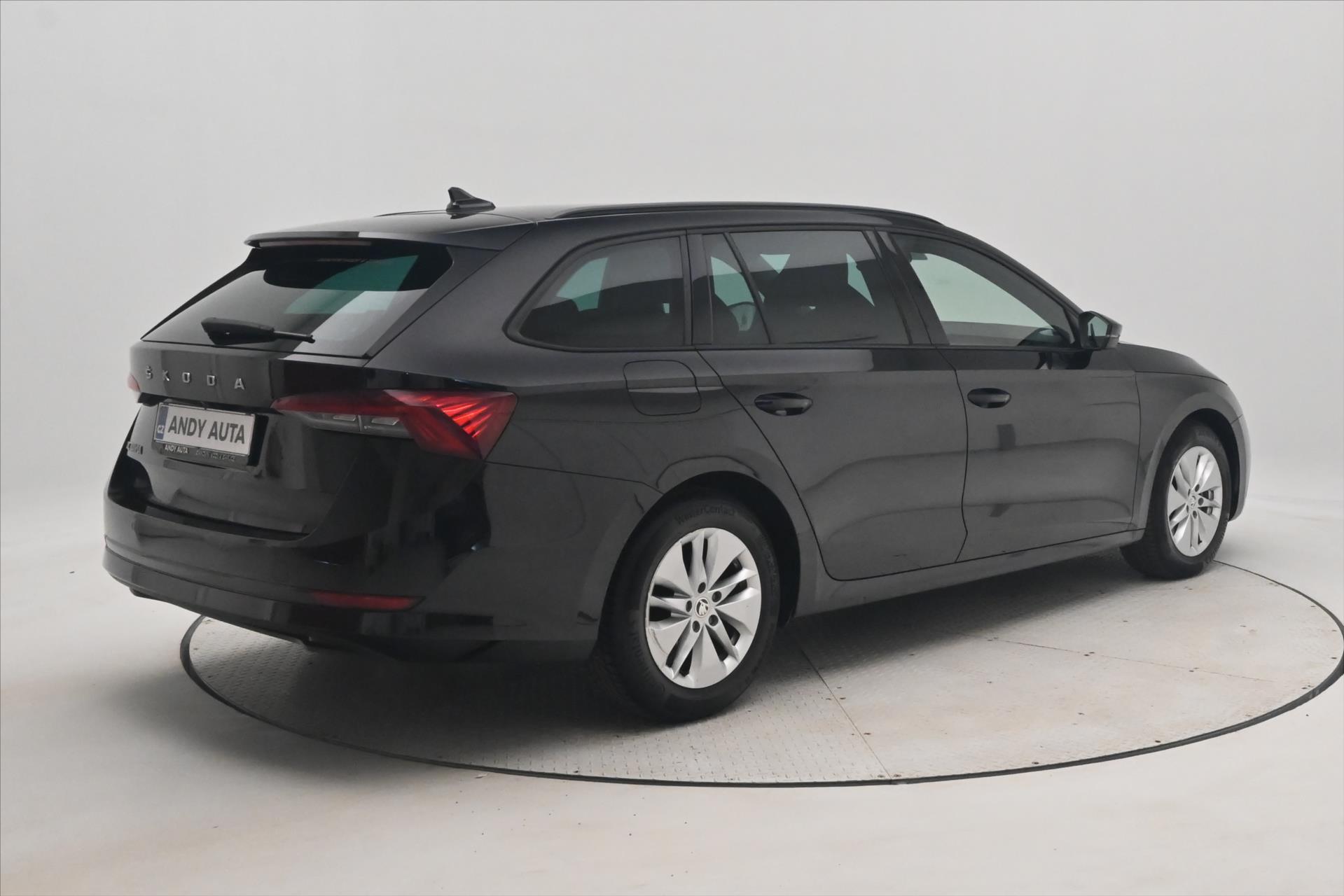 skoda-octavia-2-0-tdi-110-kw-dsg-sportline-zaruka-az-5-let - 4