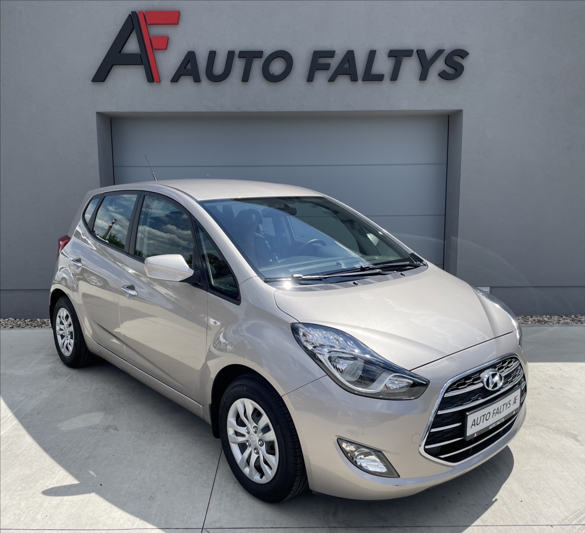 Hyundai ix20 1,6 i 91KW ČR.8TIS KM 1.MAJ.
