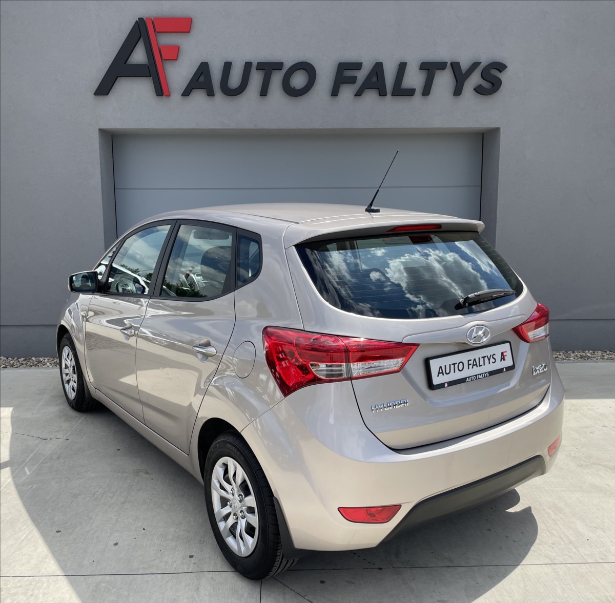 hyundai-ix20-1-6-i-91kw-cr-8tis-km-1-maj - 4