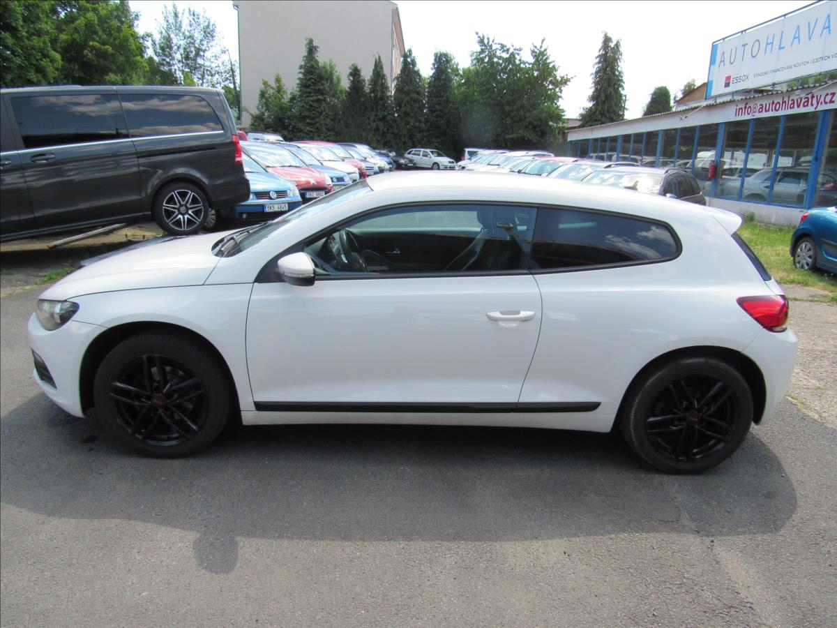 volkswagen-scirocco-1-4-tsi-90kw - 6