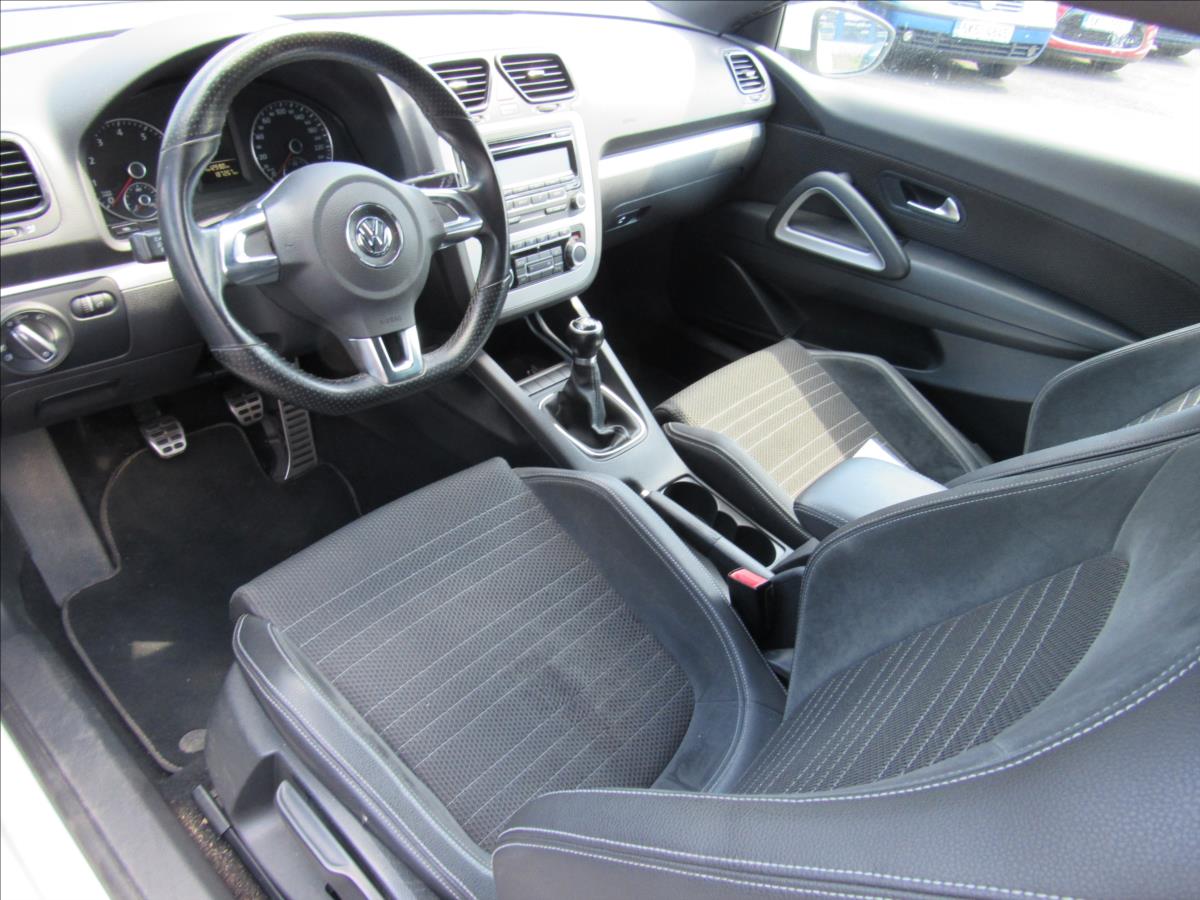 volkswagen-scirocco-1-4-tsi-90kw - 8
