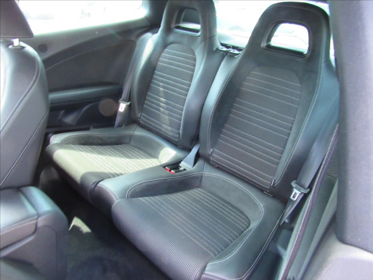 volkswagen-scirocco-1-4-tsi-90kw - 9