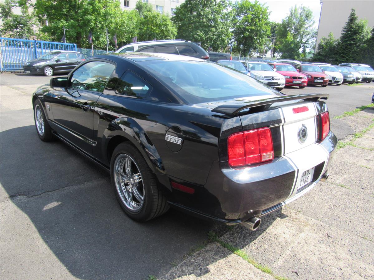 ford-mustang-4-6-l-v8-gt-224kw - 3