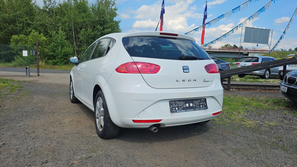 seat-leon-1-6-tdi-style-1-majitel - 4