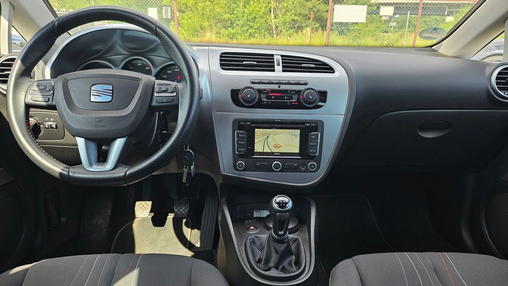 seat-leon-1-6-tdi-style-1-majitel - 8