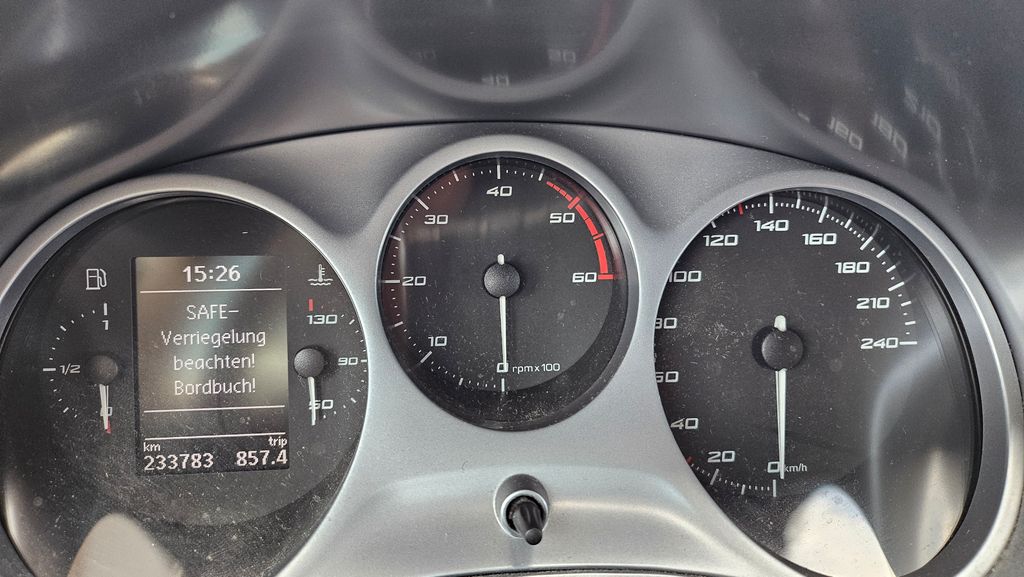 seat-leon-1-6-tdi-style-1-majitel - 9