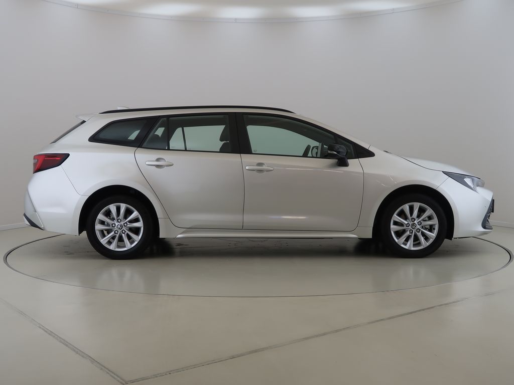 toyota-corolla-1-8-hybrid-e-cvt-comfort-cz-1maj - 3