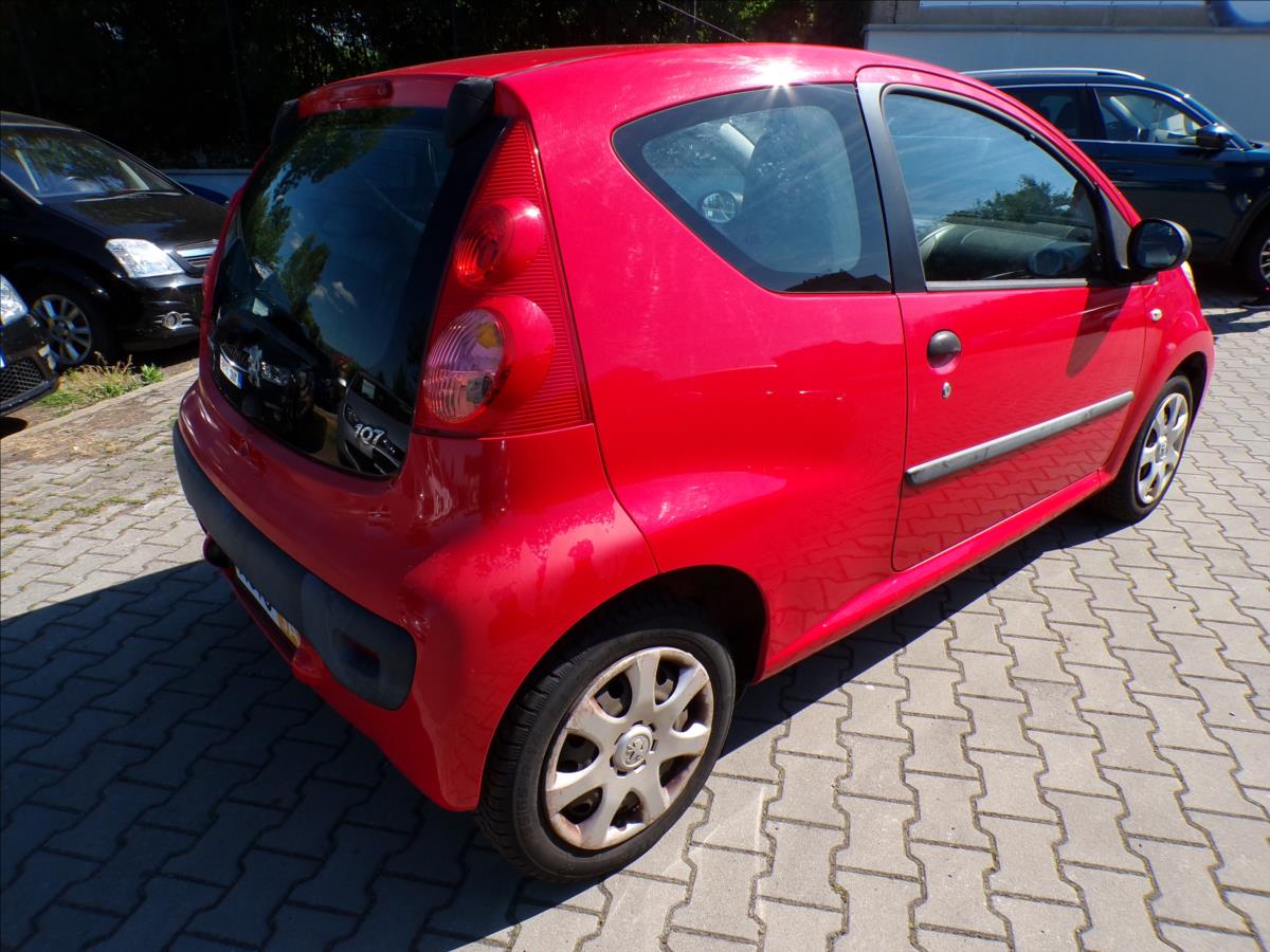 peugeot-107-1-0-i-posilovac-rizeni - 4