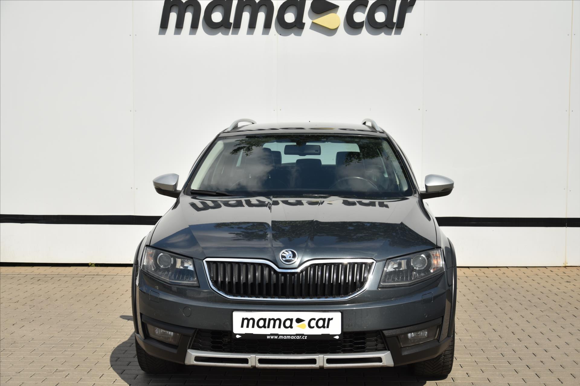 skoda-octavia-scout-2-0tdi-4x4-navi-tazne - 1