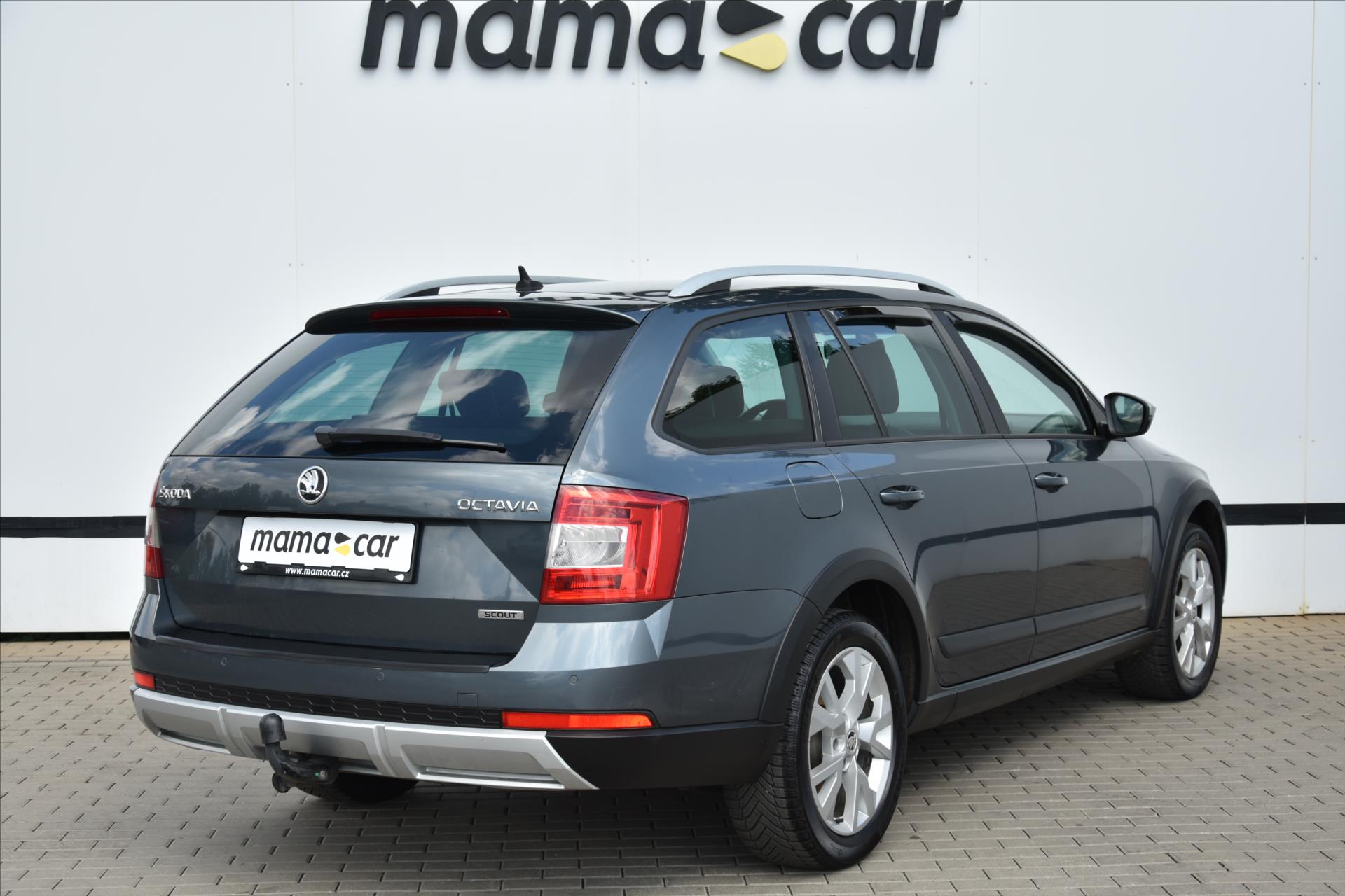skoda-octavia-scout-2-0tdi-4x4-navi-tazne - 6