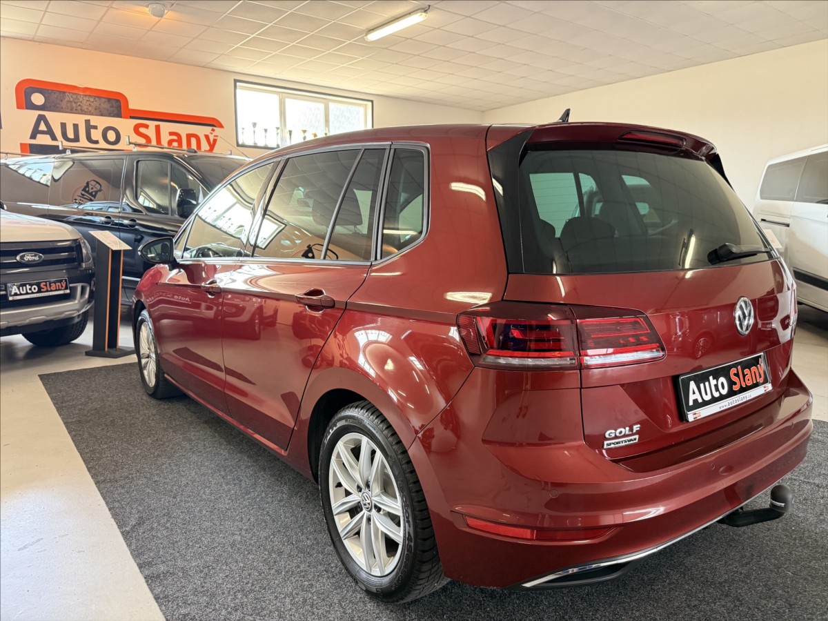 volkswagen-golf-sportsvan-1-5-tsi-nez-topeni-po-servisu - 4