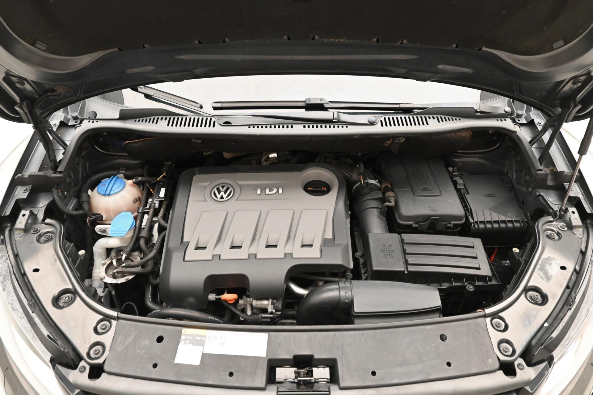 volkswagen-touran-2-0-tdi-103kw-dsg-7-mist-nova-stk - 8