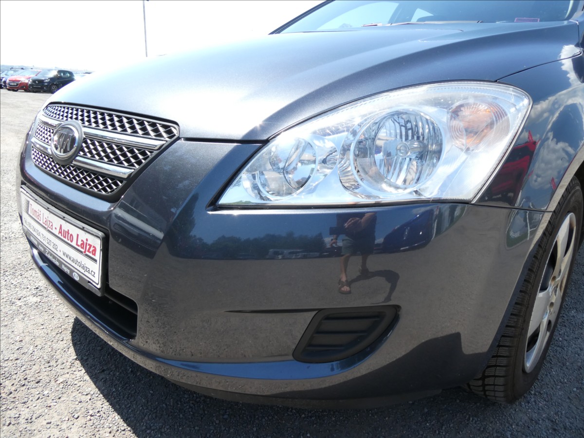 kia-ceed-1-4-i-80kw-klima-1-majitel - 3