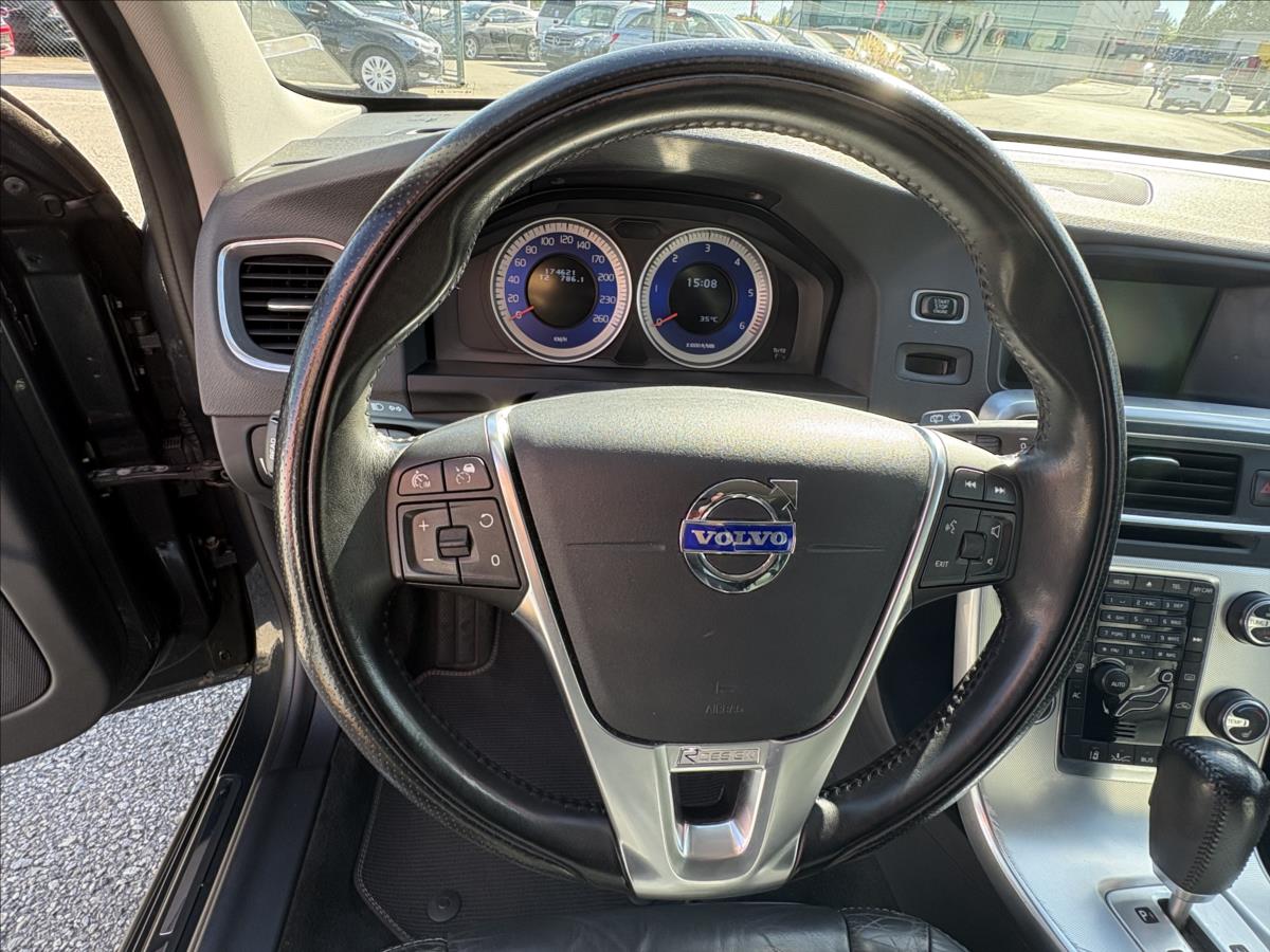 volvo-v60-2-4-d5-r-design-at-awd-xen-vyb - 6