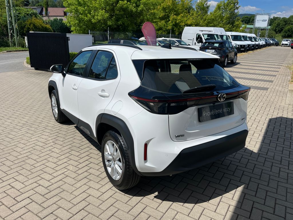 toyota-yaris-cross-1-5-hybrid-e-cvt-comfort - 3