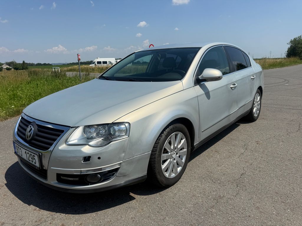 Volkswagen Passat 2,0 103 KW KLIMATIZACE PLNĚ DOPUŠTĚNA