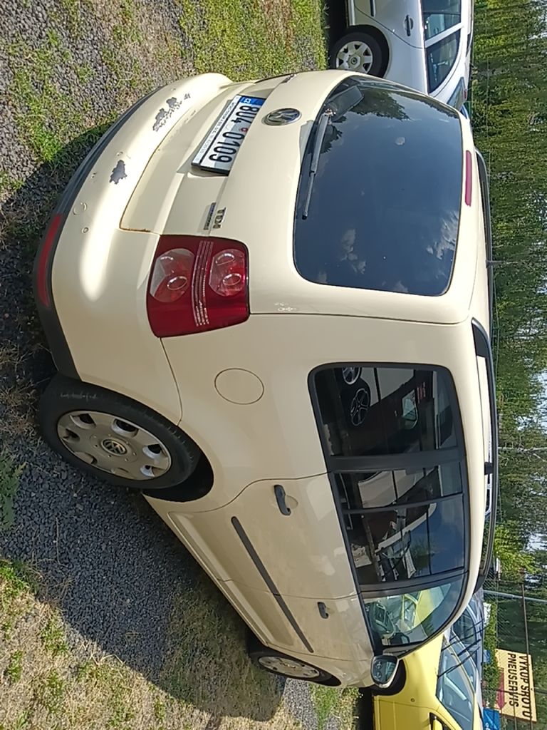 volkswagen-touran-1-9-tdi-highline-7mistny - 3