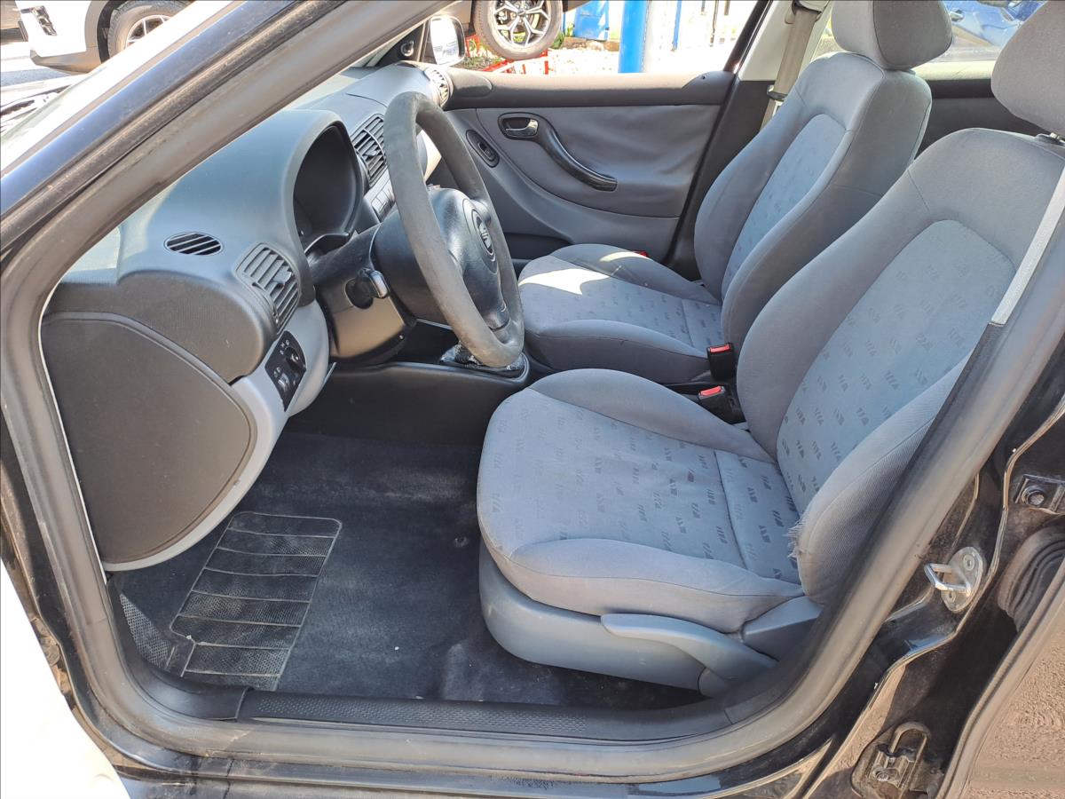 seat-leon-1-4-i - 4