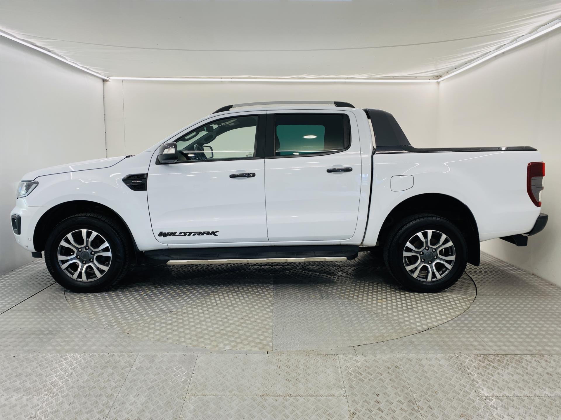 ford-ranger-2-0-ecoblue-4x4-d-cab-wildtrak - 2