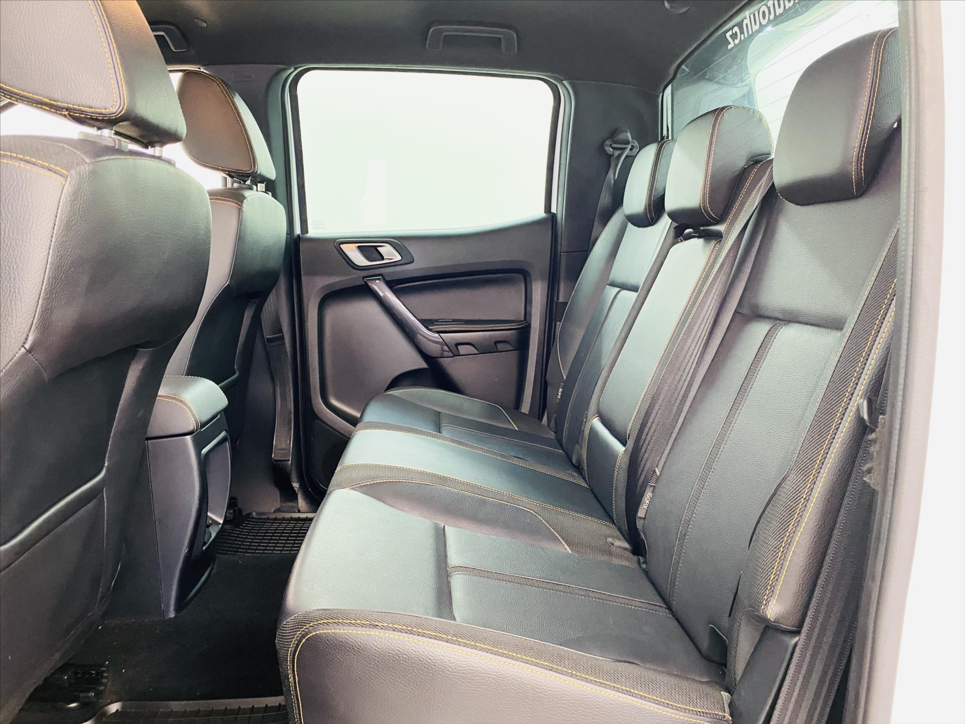 ford-ranger-2-0-ecoblue-4x4-d-cab-wildtrak - 5