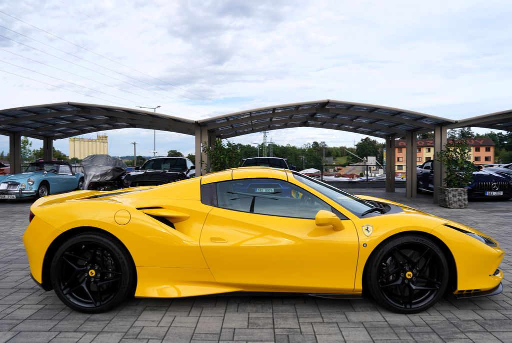 ferrari-f8-spider-6700km-720-ps - 6