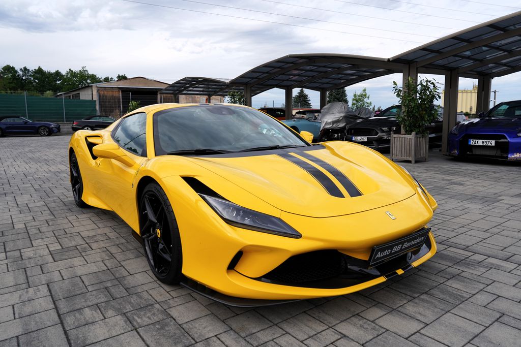 ferrari-f8-spider-6700km-720-ps - 7