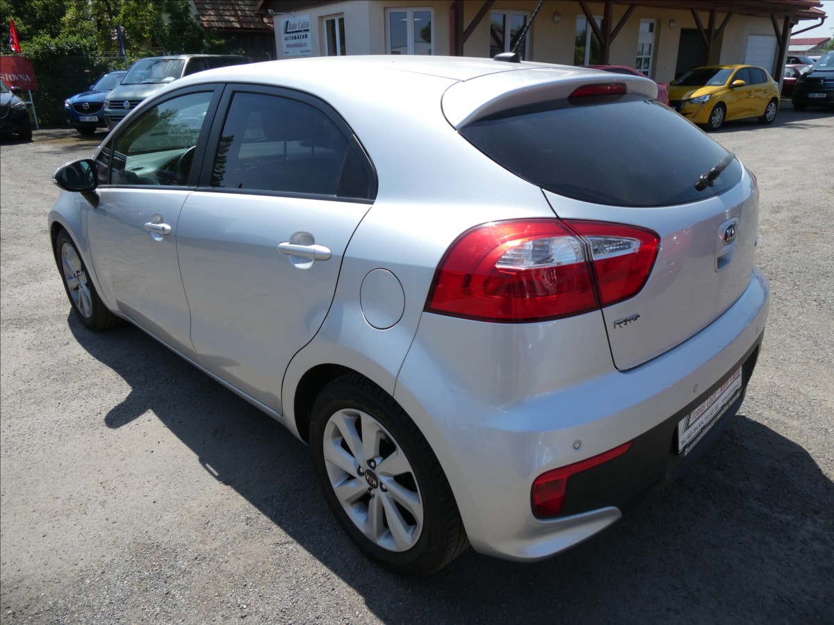kia-rio-1-2-i-62kw-serviska-navi - 6