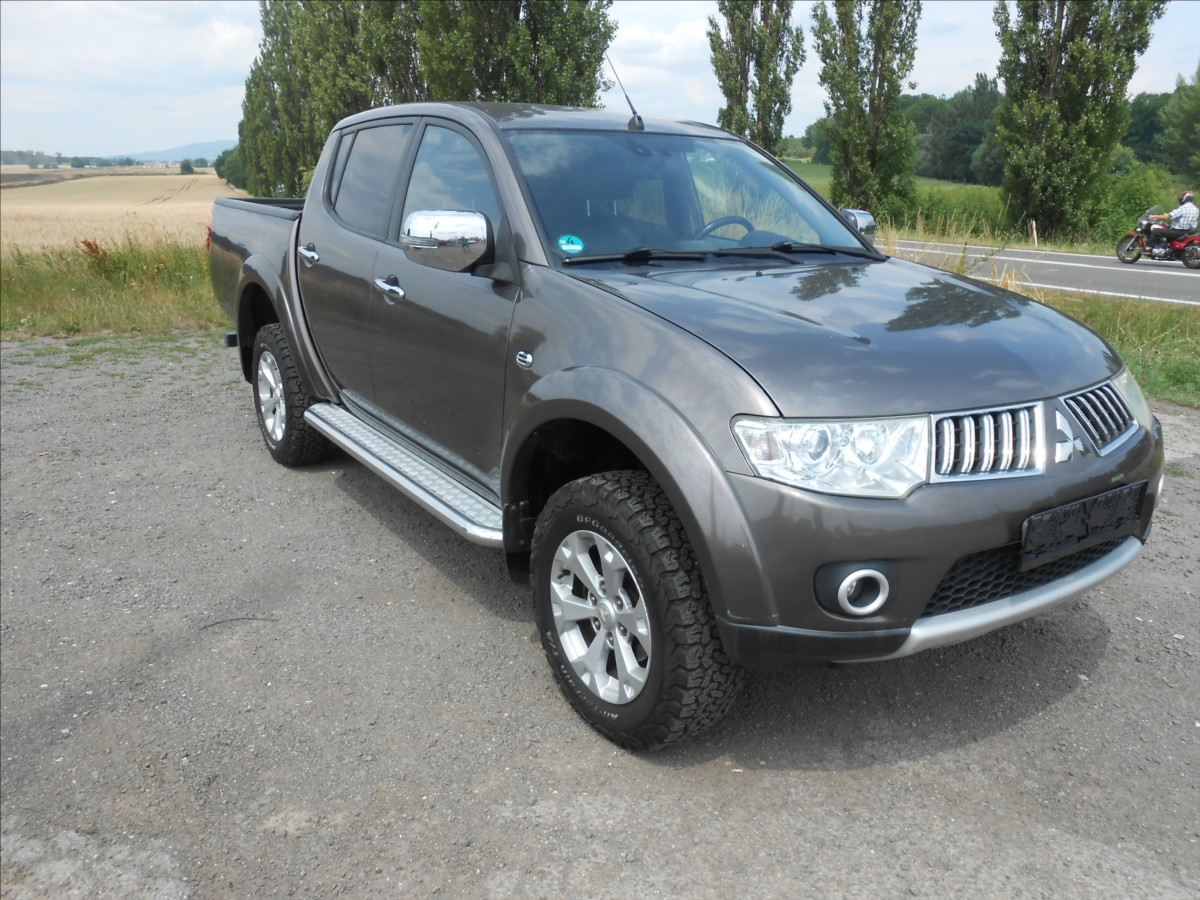 mitsubishi-l200-2-5-di-d-131-kw-serviska - 4